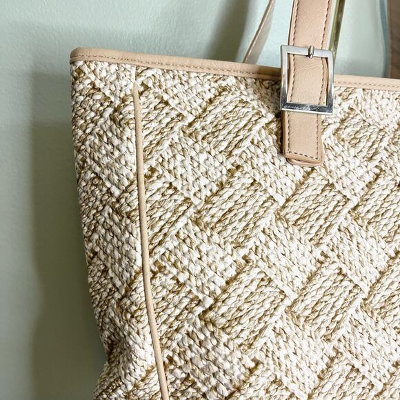 Linea V Tan Woven Polyurethane Shoulder Bag - Picture 9 of 10